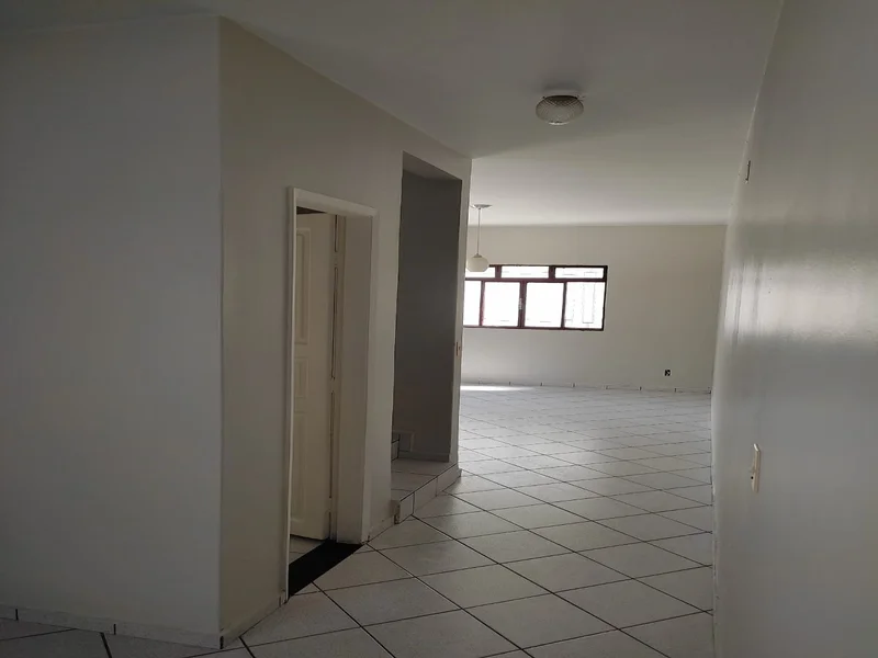 Casa Sobrado Corredor Para Sala